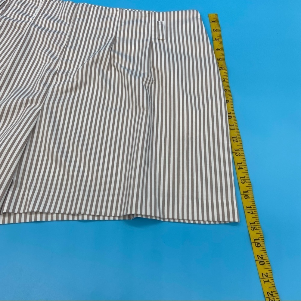 EVRI Women’s Striped Shorts Tan and White Size 18W - Picture 5 of 7